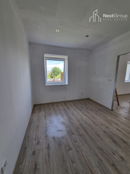 PREDANÉ Priestranný, kompletne zrekonštruovaný 2-izbový byt v tehlovom bytovom dome, Leopoldov