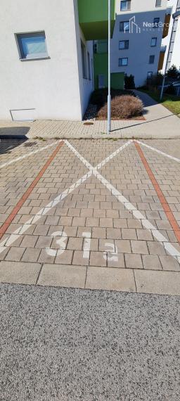 PREDANÉ 1-izb. byt v blízkosti Malých Karpát s parkovaním