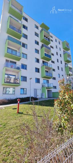 PREDANÉ 1-izb. byt v blízkosti Malých Karpát s parkovaním