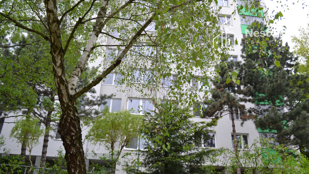 PRENAJATÉ 2-izbový byt na Hanulovej ul., Dúbravka