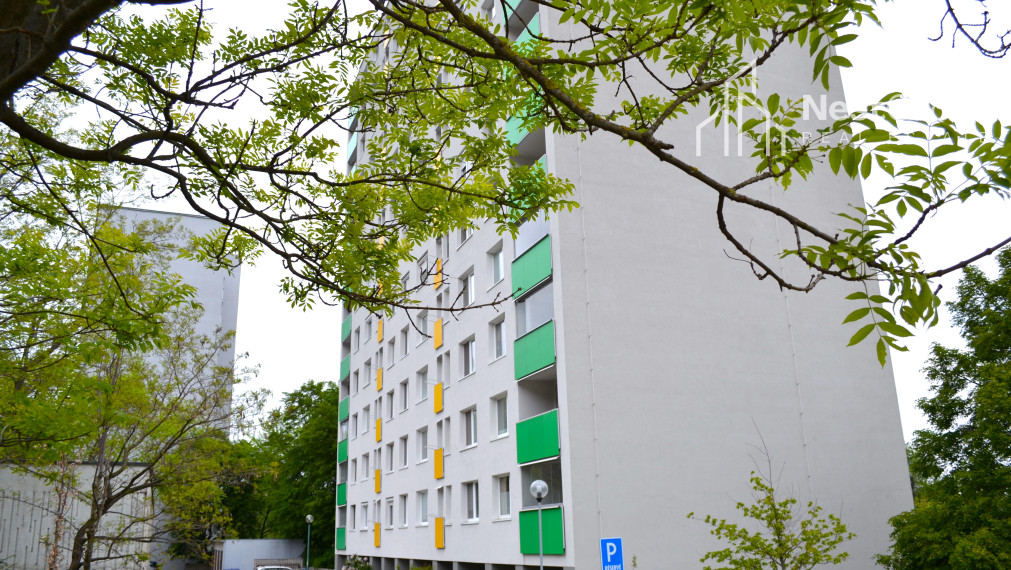 PRENAJATÉ 2-izbový byt na Hanulovej ul., Dúbravka