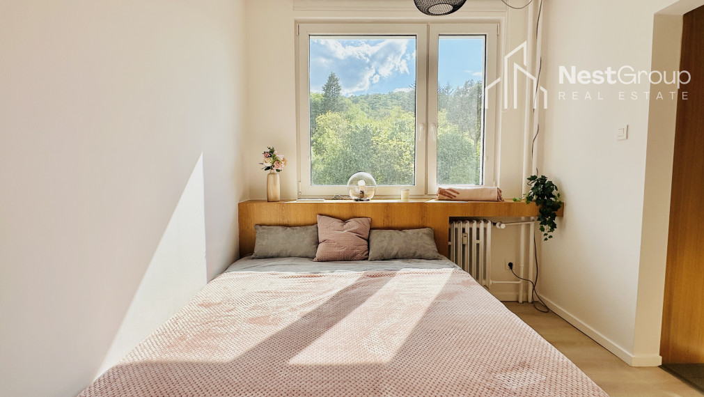 PRENAJATÉ 2-izbový byt na Hanulovej ul., Dúbravka