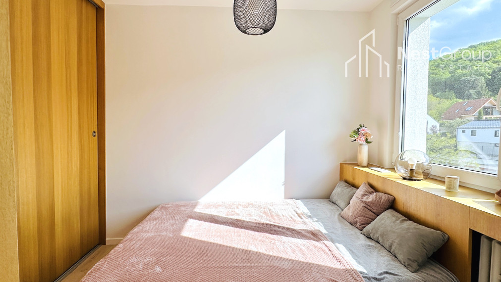 PRENAJATÉ 2-izbový byt na Hanulovej ul., Dúbravka