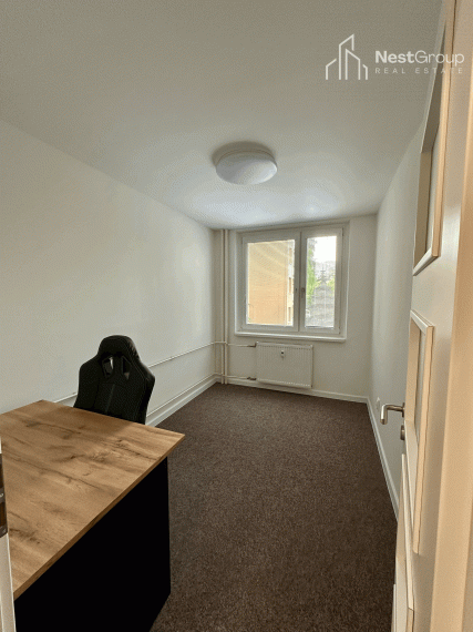 PREDANÉ Predaj zrekonštruovaného 3-izbového bytu v Hlohovci