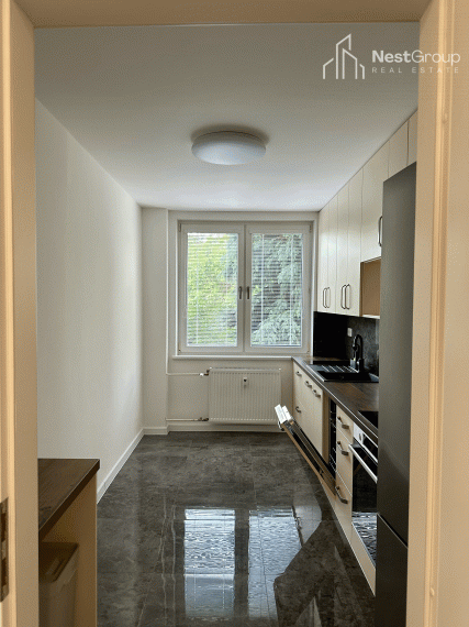 PREDANÉ Predaj zrekonštruovaného 3-izbového bytu v Hlohovci