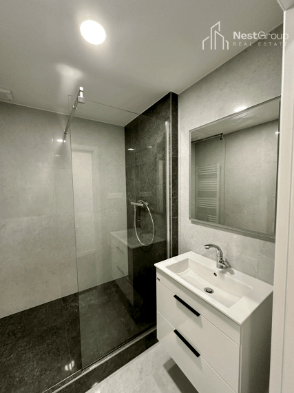 PREDANÉ Predaj zrekonštruovaného 3-izbového bytu v Hlohovci