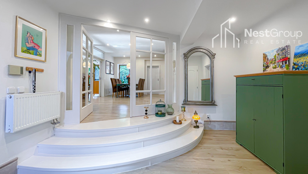 PREDANÉ Luxusná vila s bazénom a záhradou v Svätom Jure