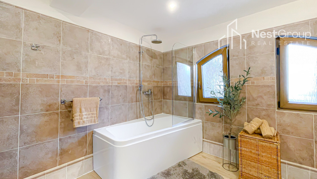 PREDANÉ Luxusná vila s bazénom a záhradou v Svätom Jure