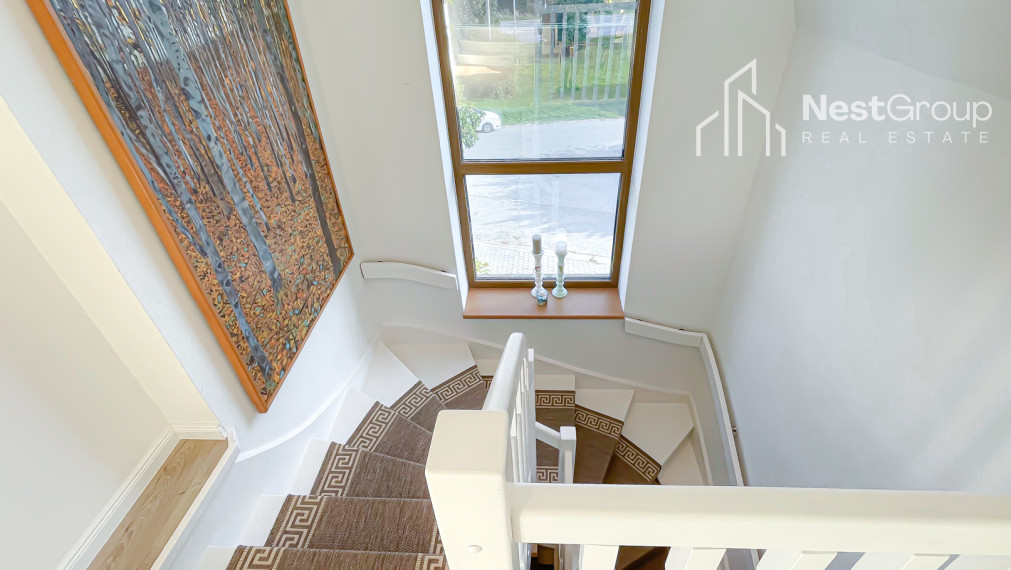 PREDANÉ Luxusná vila s bazénom a záhradou v Svätom Jure