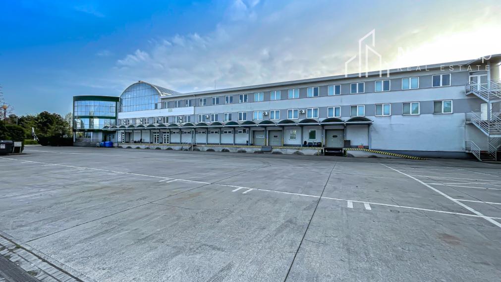 EXKLUZÍVNE Predaj administratívnej budovy, súkromný areál, sklady