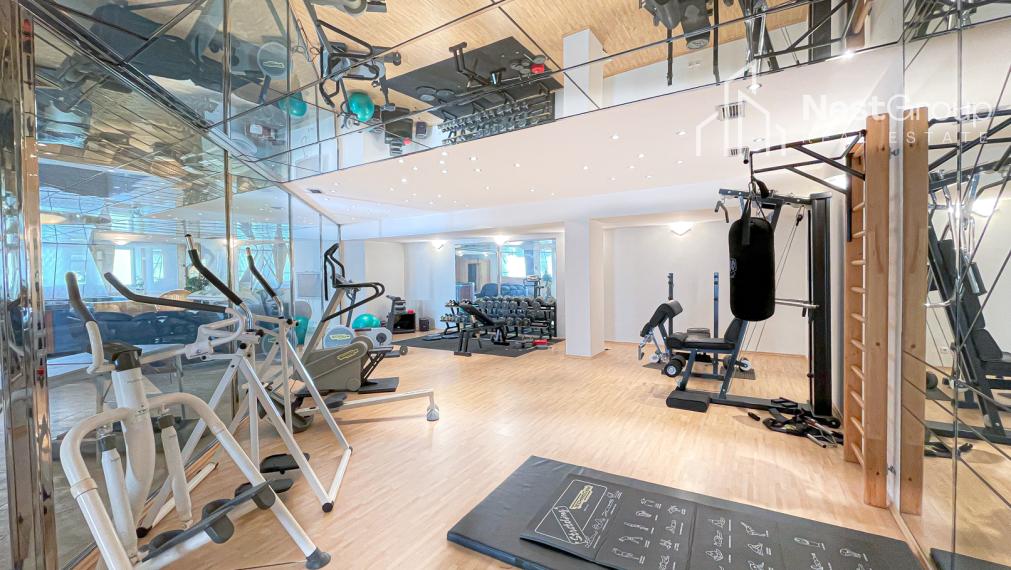 EXKLUZÍVNE Predaj administratívnej budovy, súkromný areál, sklady