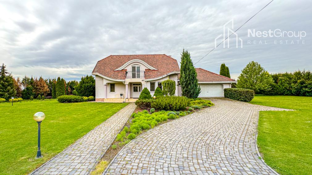 ZNÍŽENÁ CENA!6- IZBOVÝ RD S DVOJGARÁŽOU,VEĽKÝ POZEMOK 1,65HA