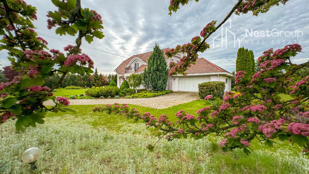 ZNÍŽENÁ CENA!6- IZBOVÝ RD S DVOJGARÁŽOU,VEĽKÝ POZEMOK 1,65HA