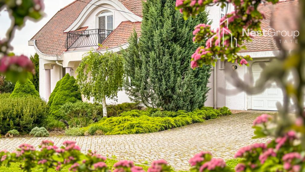 ZNÍŽENÁ CENA!6- IZBOVÝ RD S DVOJGARÁŽOU,VEĽKÝ POZEMOK 1,65HA