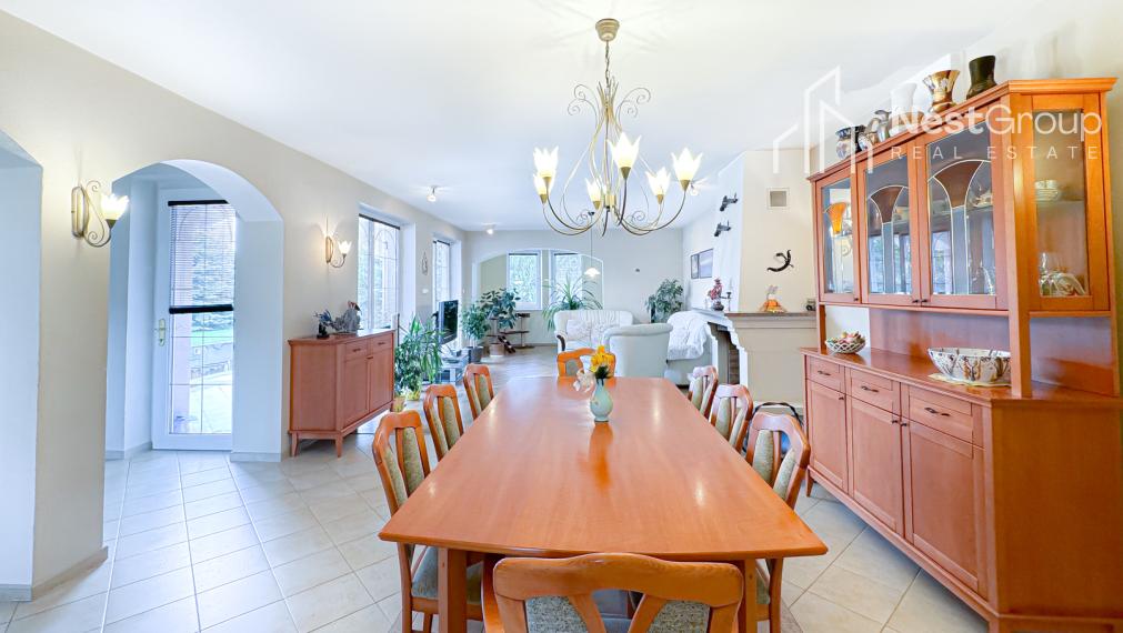 ZNÍŽENÁ CENA!6- IZBOVÝ RD S DVOJGARÁŽOU,VEĽKÝ POZEMOK 1,65HA