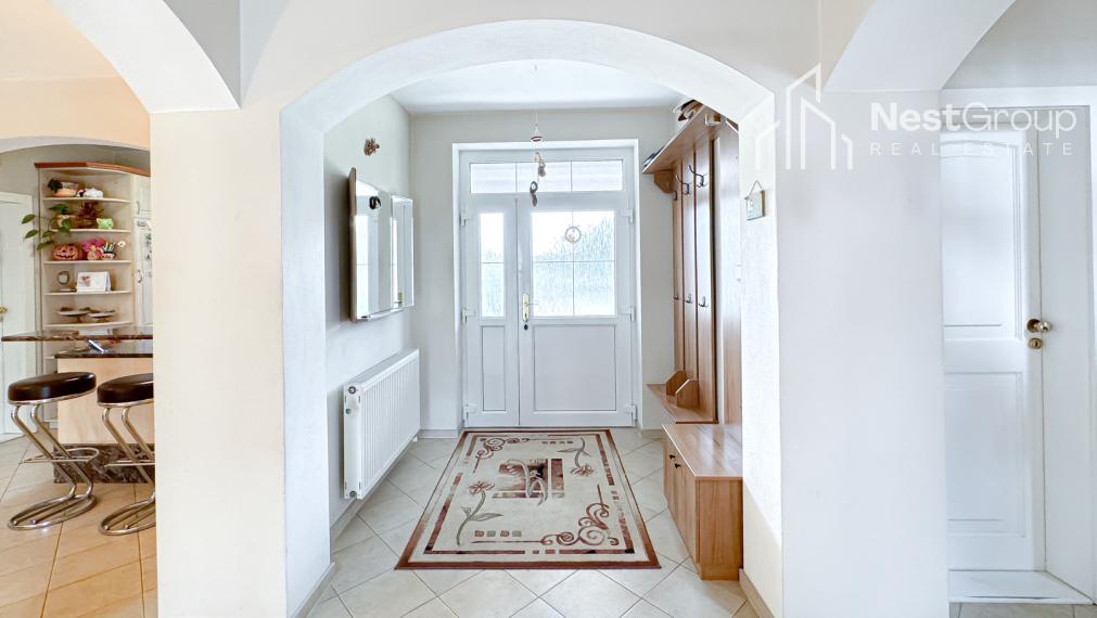 ZNÍŽENÁ CENA!6- IZBOVÝ RD S DVOJGARÁŽOU,VEĽKÝ POZEMOK 1,65HA