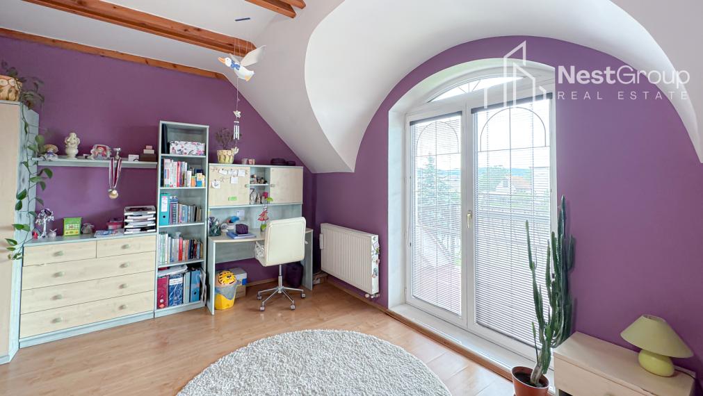 ZNÍŽENÁ CENA!6- IZBOVÝ RD S DVOJGARÁŽOU,VEĽKÝ POZEMOK 1,65HA