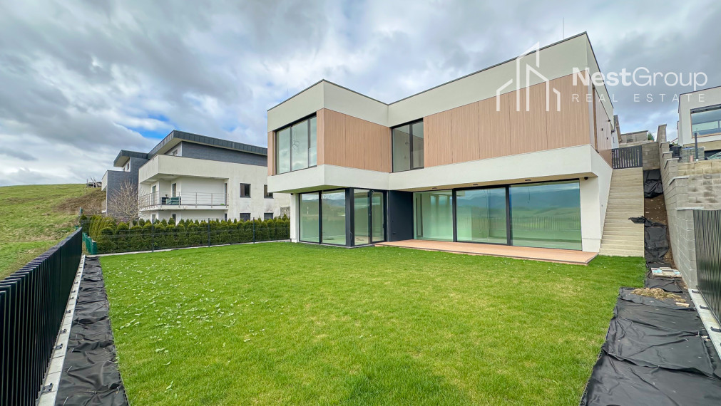 DOKONALÉ BÝVANIE PRI ŽILINE - LUXUSNÁ VILA S DVOJGARÁŽOU