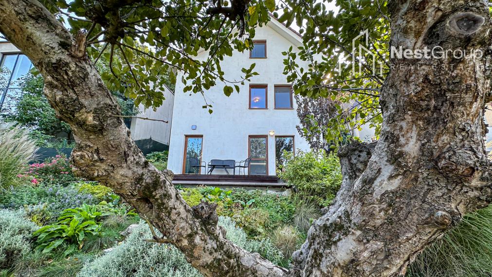 PREDANÉ 3-i. RD  priamo pod lesom v lokalite Podkerepušky