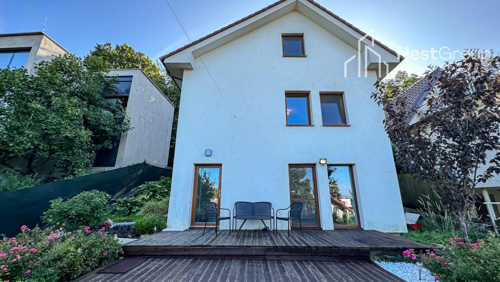 PREDANÉ 3-i. RD  priamo pod lesom v lokalite Podkerepušky