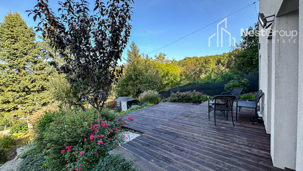 PREDANÉ 3-i. RD  priamo pod lesom v lokalite Podkerepušky