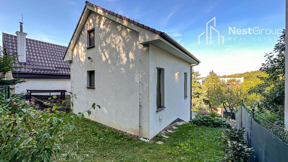 PREDANÉ 3-i. RD  priamo pod lesom v lokalite Podkerepušky