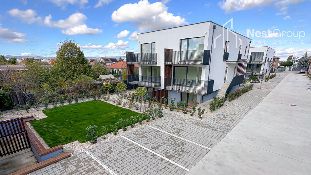 4-IZB. BYT v RD S TERASAMI V SÚKROMNOM AREÁLI S BAZÉNOM