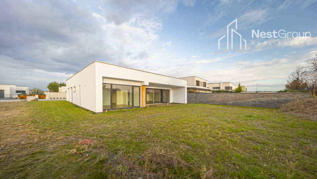 PREDANÉ KVALITNÝ 4-IZBOVÝ BUNGALOV 178 m2 S POZEMKOM 707 m2