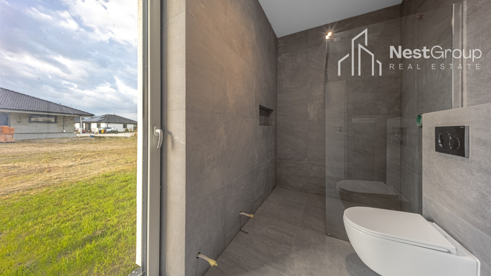 PREDANÉ KVALITNÝ 4-IZBOVÝ BUNGALOV 178 m2 S POZEMKOM 707 m2