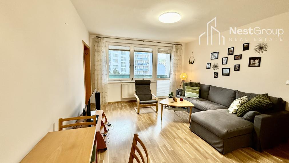 PRENAJATÉ priestranný 3i byt s loggiou, Podunajské Biskupice