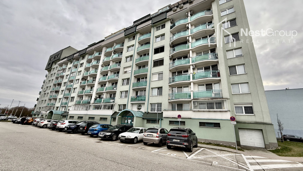 PRENAJATÉ priestranný 3i byt s loggiou, Podunajské Biskupice