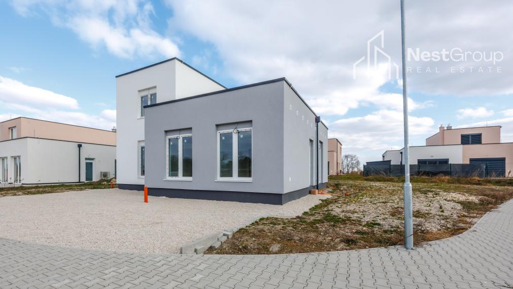 PREDAJ NOVOSTAVBA 4-IZBOVÝ DVOJPODLAŽNÝ RD, POZEMOK 300m2