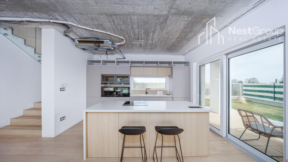 PREDANÉ TOP DIZAJNOVÁ 5-IZBOVÁ VILA S POZEMKOM 1127m2