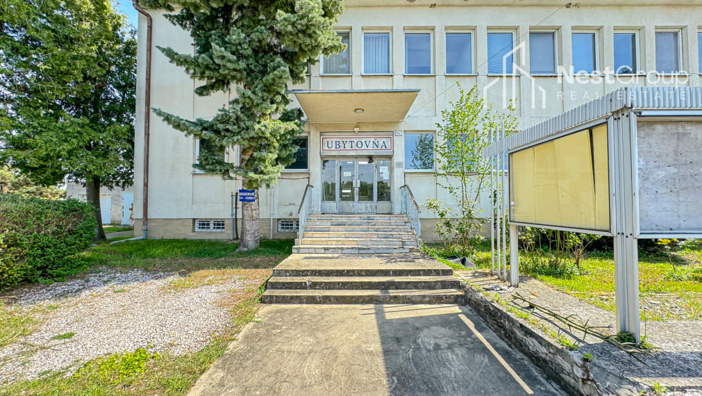 NA PRENÁJOM UBYTOVŇA, PARKOVANIE PRE 20 ÁUT, SKLADY, ŠOPORŇA