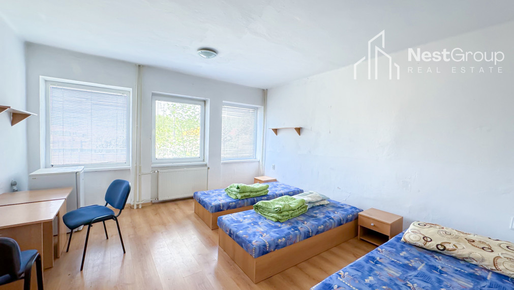 NA PRENÁJOM UBYTOVŇA, PARKOVANIE PRE 20 ÁUT, SKLADY, ŠOPORŇA