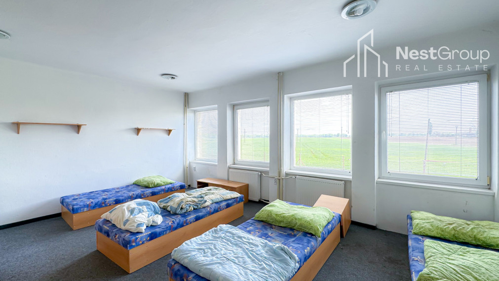 NA PRENÁJOM UBYTOVŇA, PARKOVANIE PRE 20 ÁUT, SKLADY, ŠOPORŇA