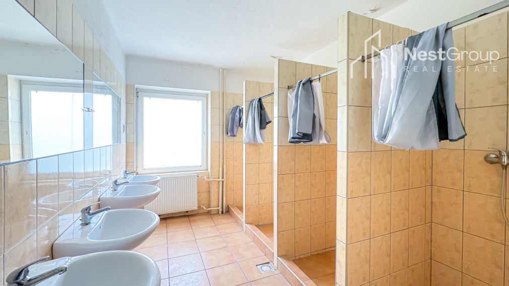 NA PRENÁJOM UBYTOVŇA, PARKOVANIE PRE 20 ÁUT, SKLADY, ŠOPORŇA