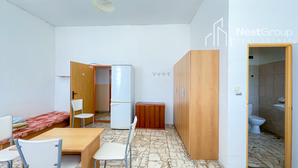 NA PRENÁJOM UBYTOVŇA, PARKOVANIE PRE 20 ÁUT, SKLADY, ŠOPORŇA