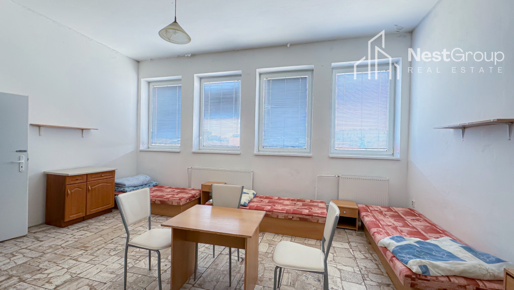 NA PRENÁJOM UBYTOVŇA, PARKOVANIE PRE 20 ÁUT, SKLADY, ŠOPORŇA