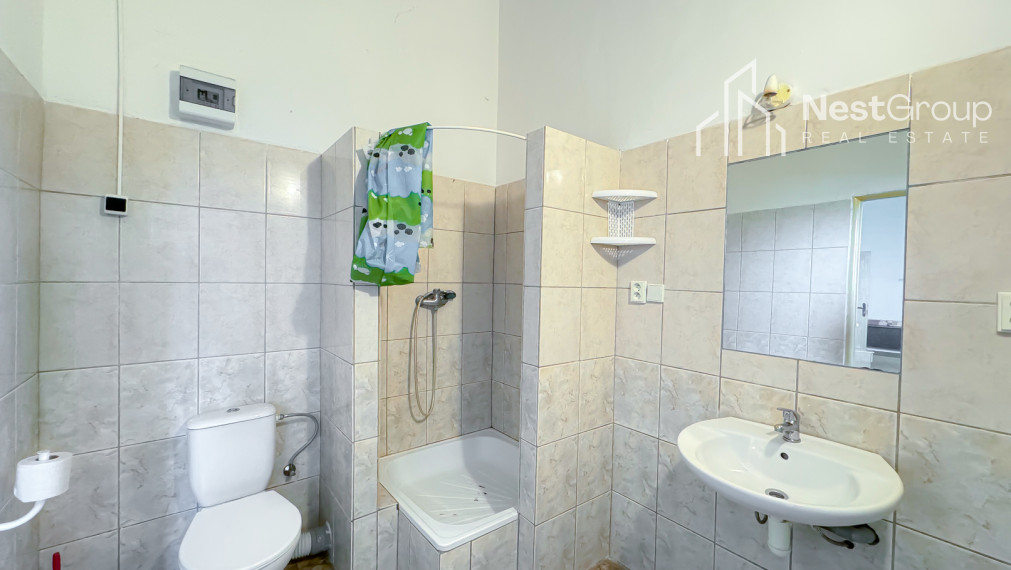 NA PRENÁJOM UBYTOVŇA, PARKOVANIE PRE 20 ÁUT, SKLADY, ŠOPORŇA