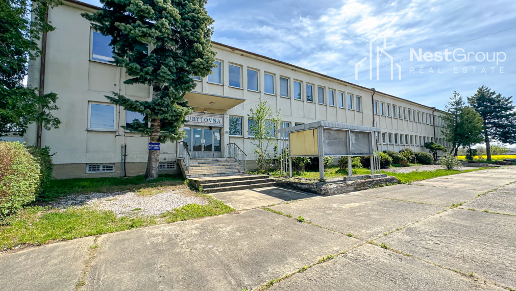 NA PRENÁJOM UBYTOVŇA, PARKOVANIE PRE 20 ÁUT, SKLADY, ŠOPORŇA