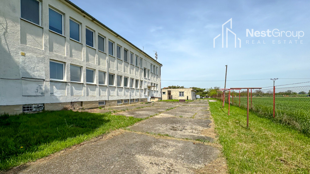 NA PRENÁJOM UBYTOVŇA, PARKOVANIE PRE 20 ÁUT, SKLADY, ŠOPORŇA