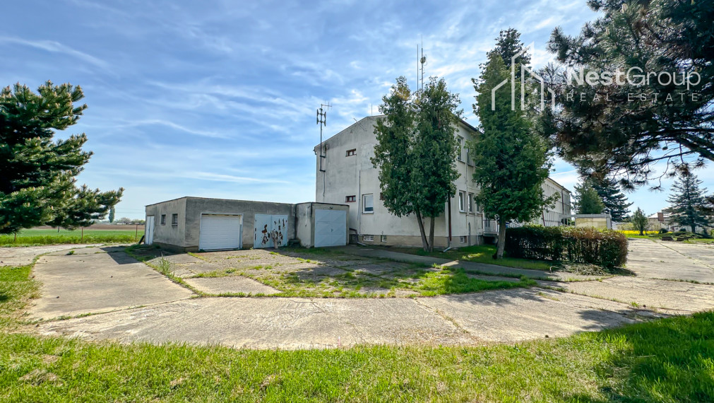 NA PRENÁJOM UBYTOVŇA, PARKOVANIE PRE 20 ÁUT, SKLADY, ŠOPORŇA