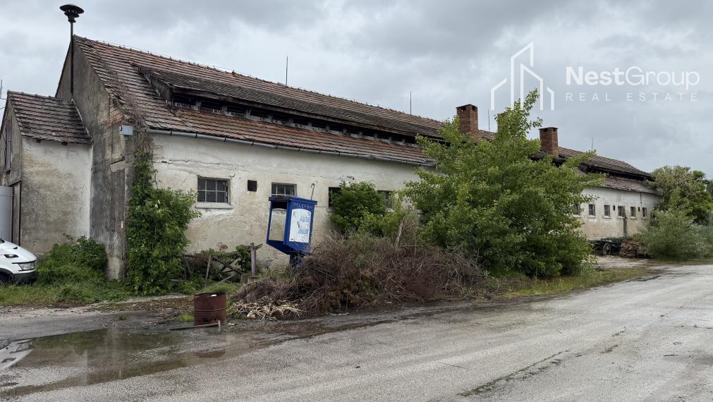 EXKLUZÍVNE  PREDAJ sklad v Záhorskej Vsi