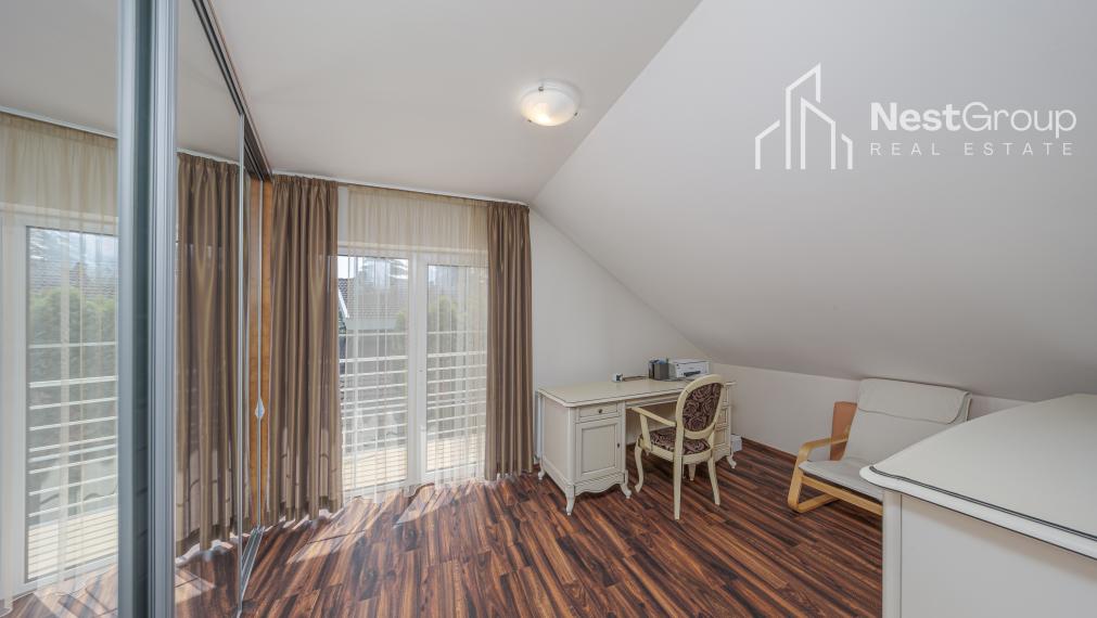 TOP CENA!!! RODINNÁ VILA S BAZÉNOM, POZEMOK 975 m2, GARÁŽ