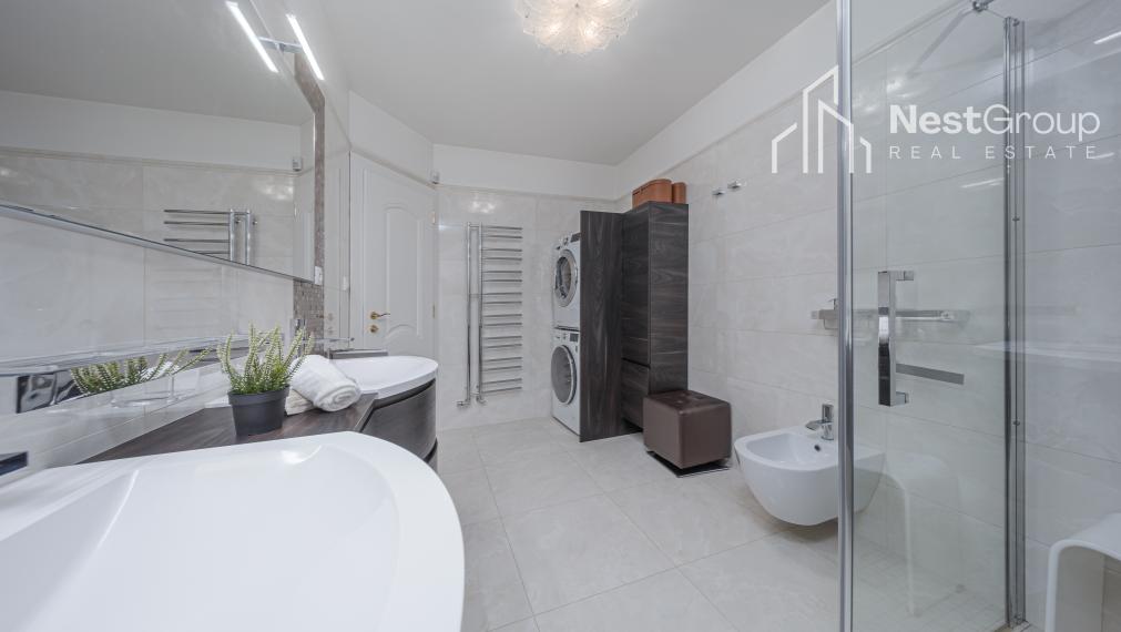 TOP CENA!!! RODINNÁ VILA S BAZÉNOM, POZEMOK 975 m2, GARÁŽ