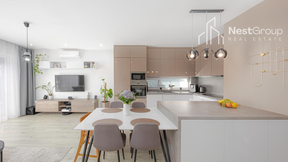 ZNÍŽENÁ CENA!!!PRIESTRANNÝ ELEGANTNÝ 3-IZBOVÝ RD 80 m2