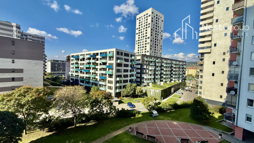 PRENAJATÉ kompletne zariadený 2i byt s loggiou, Jégého, BA II