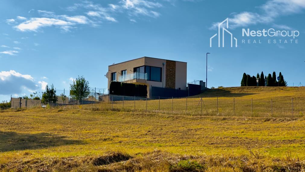 PREDAJ moderný 4i rodinný dom s vyhrievaným bazénom pri Piešťanoch