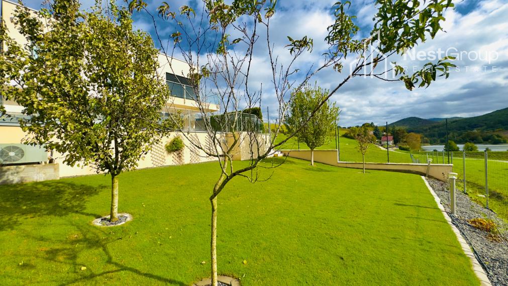 PREDAJ moderný 4i rodinný dom s vyhrievaným bazénom pri Piešťanoch